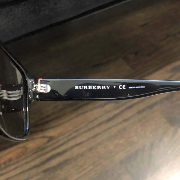 Burberry Sunglasses - Picture 10 of 10